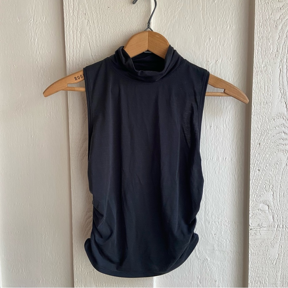 Lululemon | See The Horizon Tank | black | small
